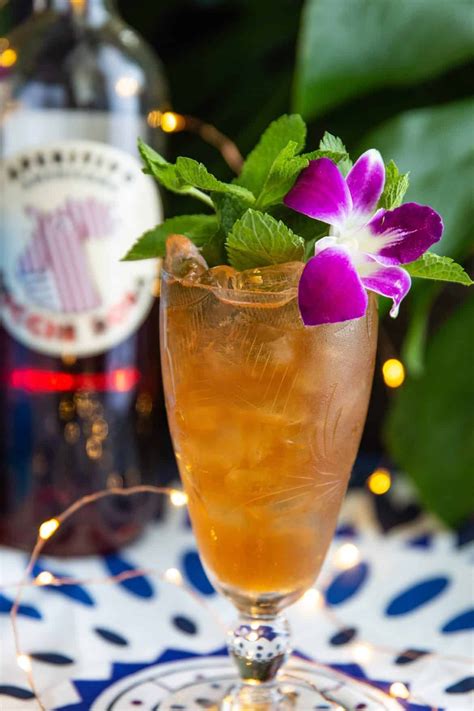 Coconut water has less sugar than many sports drinks and much less sugar than sodas and some fruit juices. Coco Rosa | Recipe | Pure coconut water, Cocktail making ...
