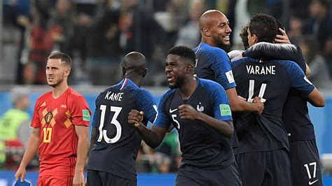 Le maillot extérieur est de couleur blanche avec un effet moucheté 5. Coupe du monde 2018 : revivez la victoire de la France face à la Belgique minute par minute