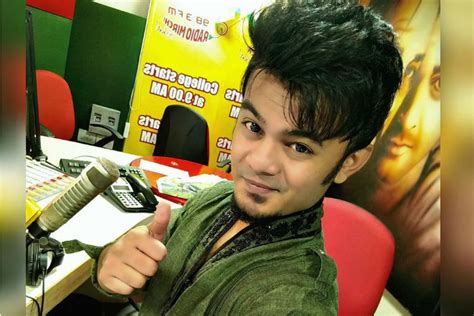 Radio Mirchi Rj Dies While Hosting Live Morning Show