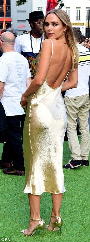 Kimberley Garner Flaunts Her Sensational Figure In A Backless Gown