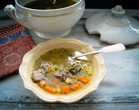 Rindfleischsuppe mit Nudeleinlage