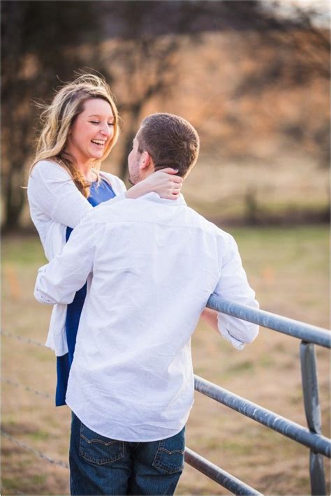 Barn Engagement Photos In Knoxville By 2hodges Photography Engagement