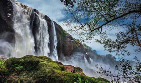 Your Guide To Keralas Athirapally Waterfalls Touristsecrets
