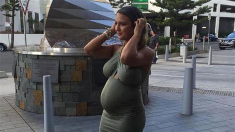 Viral Photo Of Woman With Baby Bump Called Huge Highlights Harm Of Criticism Yahoo
