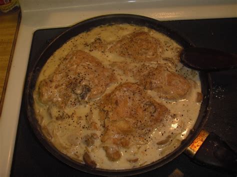 A lot of traditional southern fried chicken recipes, are actually buttermilk fried chicken recipes. FRIED CHICKEN AND GRAVY Recipe by GARY - CookEatShare
