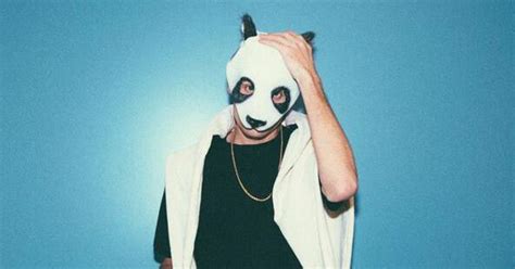 Rapper Cro Zeigt Sich Ohne Panda Maske WEB DE