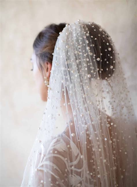 Pearl Showers Bridal Train Veil Style 2065 In 2023 Veil Styles Veil Pearls Wedding Theme