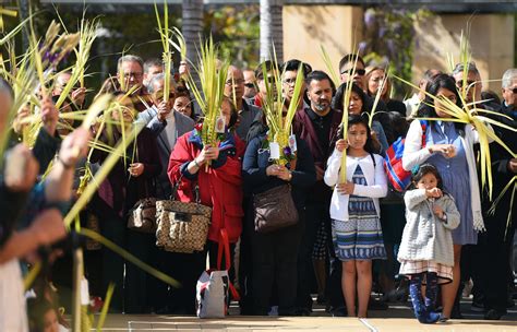 Palm Sunday Mass Celebrated By Las Catholic Archbishop Daily News