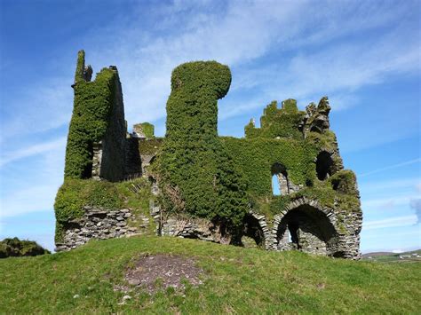 Overgrown Castle In Ireland Castles In Ireland Ballycarbery Castle