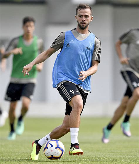 Find the latest miralem pjanic news, stats, transfer rumours, photos, titles, clubs, goals scored this season and more. Chelsea transfer news: Miralem Pjanic tells Juventus he ...