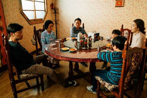 하지만 진옥은 촬영을 완강하게 거절하고. 전지희 감독, '국도극장'으로 전하는 '나'를 향한 시간 - 노컷뉴스