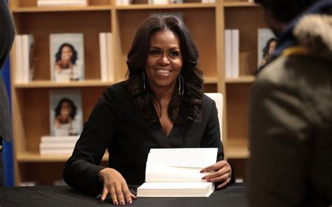 Michelle Obamas Becoming Memoir Sells 10m Copies Cityam