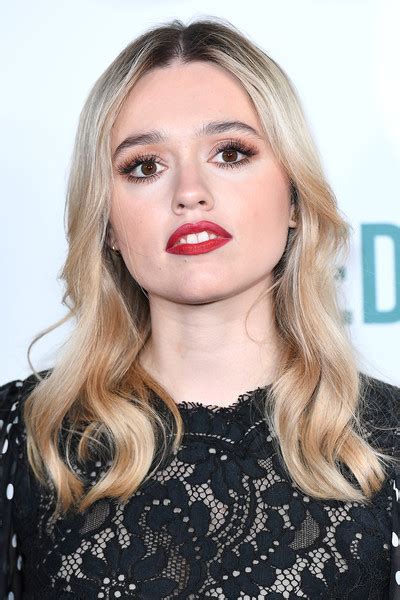 Her character dated swindell's character in the first season of the series so fans are ecstatic on finding out about their real life romance. Aimee Lou-Wood - Zimbio