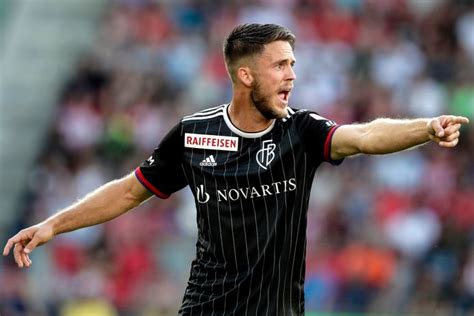 See a recent post on tumblr from @bangle1 about ricky van wolfswinkel. Van Wolfswinkel succesvol geopereerd aan hersenaandoening ...