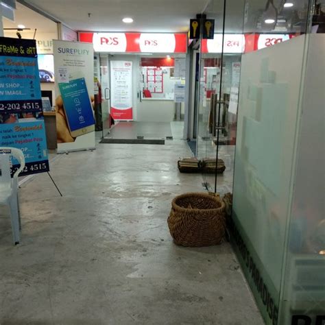 Its area in kuala lumpur can be identified as being along the ampang road and ampang hilir. Pusat Pos Laju Ampang