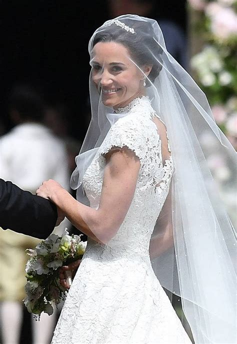 Pippa Middleton Wedding Dress Photos £40k Giles Deacon Gown Details