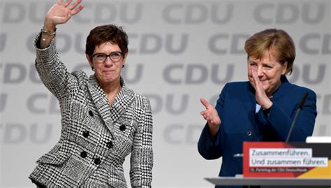 Merkels Udkårne Opgiver At Blive Tysk Kansler Bt Udland Btdk