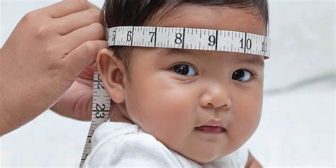 Sementara itu, pakar bedah neuro hospital kuala lumpur (hkl), dr azmi alias, berkata ukur lilit normal kepala bagi bayi berusia 12 bulan adalah tidak melebihi 46 sehingga 47 sm. Ukuran Lingkar Kepala Bayi Laki-laki dan Perempuan Normal