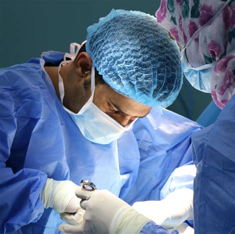 Docteur Karim Ferhi Chirurgie Mini Invasive à Paris 7