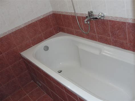 A shower threshold is the front edge of the shower that you step over to enter a shower. Баня - вана | Corner bathtub, Alcove bathtub, Bathroom