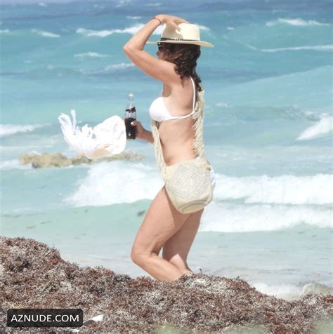 Luann De Lesseps Sexy Shows Off Her Bikini Body On The Beach In Tulum