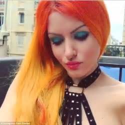 Gabi Grecko Shows Off Cleavage And Toned Tummy In Paris Daily Mail Online
