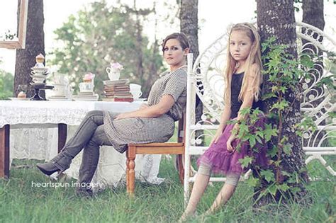 31 Impossibly Sweet Mother Daughter Photo Ideas Musely