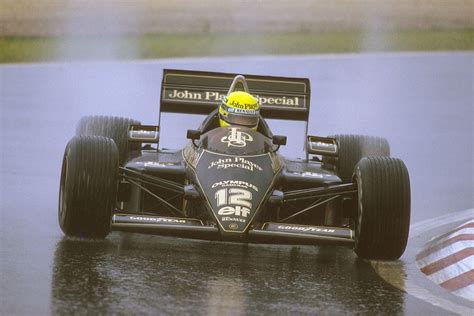 H Anos Senna Dava Show Na Chuva Para Vencer Primeira Na F