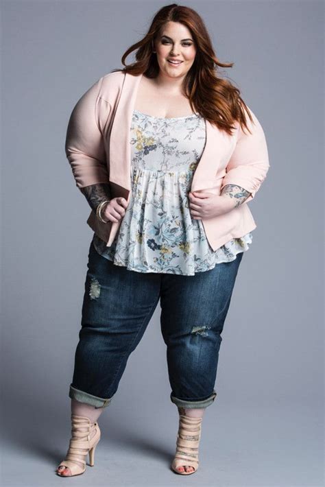 Size 22 Model Tess Holliday Gets Flirty In Photo Shoot With Torrid—go