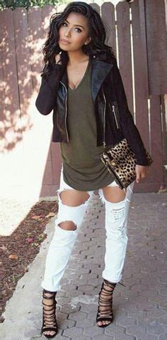 Spring Summer Fashion Outfit Crop Top Nude Blazer Ripped Denim Jeans