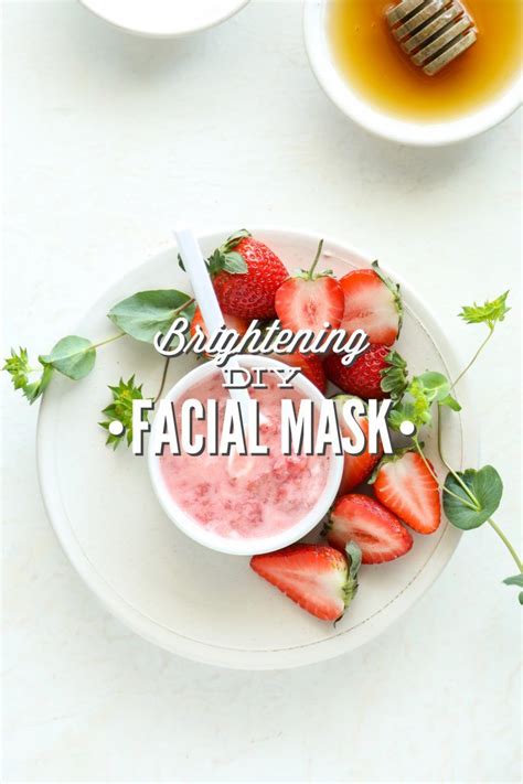 5 honey and avocado face mask it is a moisturizing face mask, good for cleaning and moisturizing. Strawberries and Yogurt Brightening DIY Facial Mask - Live ...