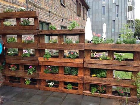 Using pallets as your building material is cheap and simple. 12 Impressive Pallet Fence Ideas Anyone Can Build