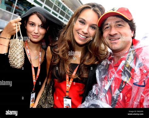 Female F1 Fans Cheer In Hi Res Stock Photography And Images Alamy