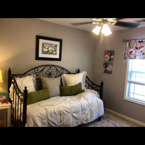 One of my most favorite and easiest ways to add coastal style to a home is. My second guest bedroom in Sherwin Williams Grayish ...
