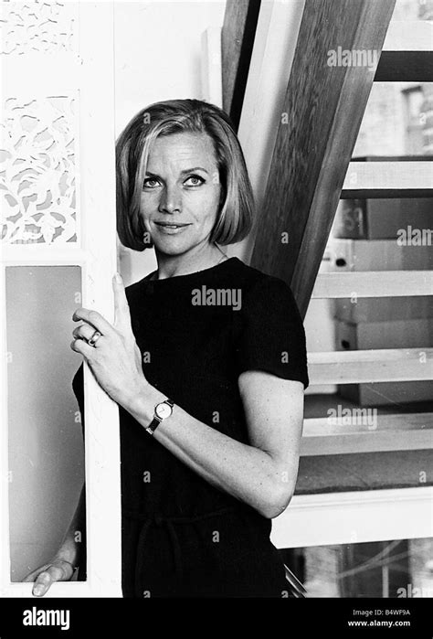 Honor Blackman British Actress Hi Res Stock Photography And Images Alamy