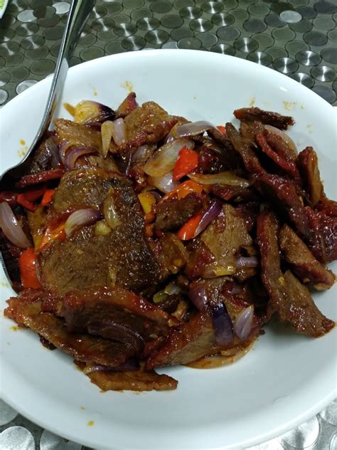 Segenggam cili api 2 biji cili besar merah 2 inci belacan separuh labu. Bapak masak apa?: Daging Merah