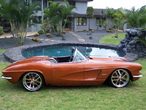 More detailed vehicle information, including pictures. '62 CORVETTE - Not quite my style on the rebuild, but ...