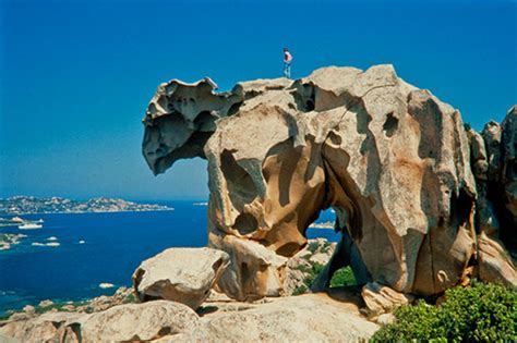 Werfen sie einen blick auf unsere top 10 sardinien sehenswürdigkeiten und entdecken sie die schönsten orte und highlights, die man gesehen haben sollte. Urlaub und Sehenswürdigkeiten auf Sardinien - Traumziel ...
