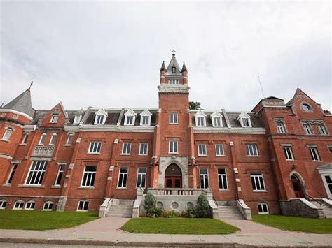 Kanada Bishops Üniversitesi Bölümleri Yıllık Ücreti
