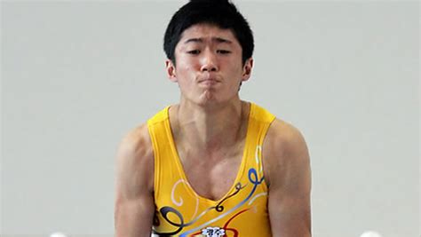 무엇보다도 자녀를 같은 종목에서 아버지에 못지 않게 훌륭한 선수로 키웠다는 점이 두 사람의 가장 큰 공통점이라고 볼 수 있다. 여홍철 "학선아! 연습대로만 해"…아낌없는 격려 | SBS 뉴스