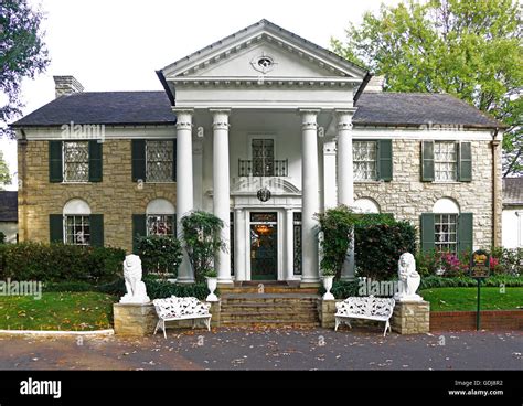 Elvis Presleys Home Graceland à Memphis Tennessee Photo Stock Alamy