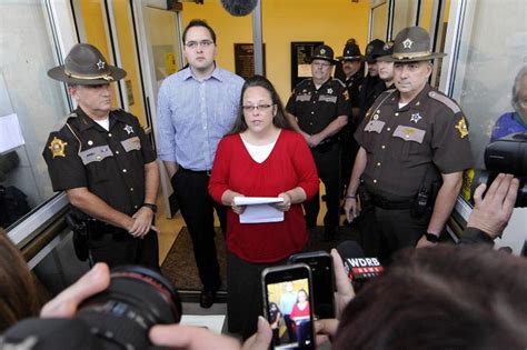 kentucky clerk opposed to gay marriage fights attempts to recoup legal fees reuters