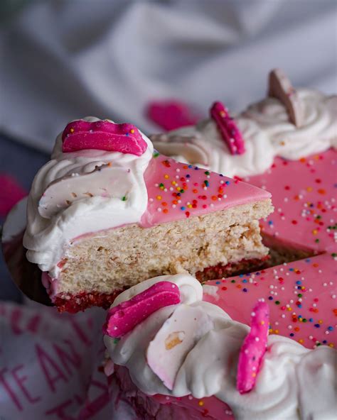 Food database and calorie counter. Frosted Animal Cracker Cheesecake - Breezeway Bakery ...