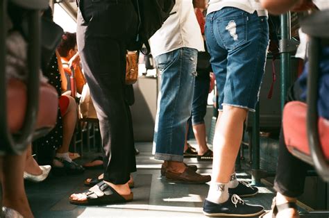 Der beschreibende beobachtet und erfasst die objektiven gegebenheiten (landschaftsform, pflanzen, tiere, gebäude, vorherrschende farben). 8 Dinge, die Du beim Masturbieren in der S-Bahn beachten ...