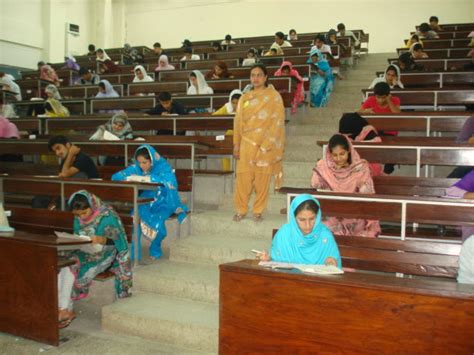 Pakistani Girls Karachi University Girls