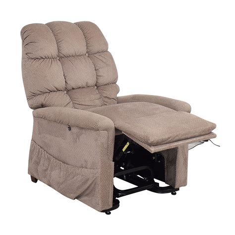 Featuring a plush seamed backrest with lumbar support, a soft. 76% OFF - Golden Technologies Golden Technologies Cirrus ...