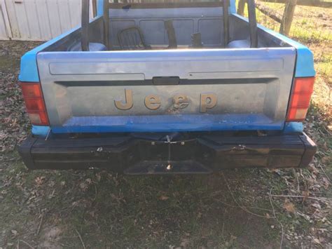 Rockford IL $ 600 Comanche with Roll Bar - Craigslist/eBay ...