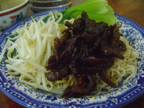 Resepi mee gorang basah sedap ataupun biasa adalah makanan yang amat serasi dengan masyarakat melayu sama ada untuk sarapan atau makan malam. NiNazsYaFiNaz: MeE KoLoK - SaRAwAK's CRuiSINe