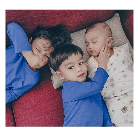 Sudah masuk darjah satu dah rupanya ye. "Cepatnya Masa Berlalu," - Izreen Azminda Teruja Anak ...