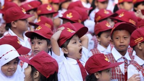 Penyebaran Virus Corona Makin Parah. Anak Sekolah Diliburkan, Pegawai